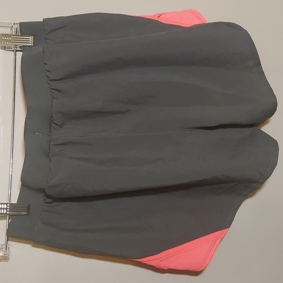 Under Armour heat gear Shorts Size M - Picture 4 of 6